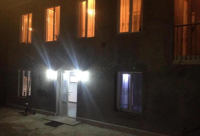 پانسیون Guest House Maxim