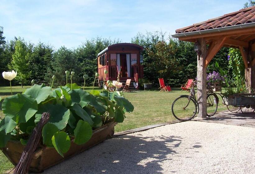 פנסיון La Roulotte De La Vallée Du Lot