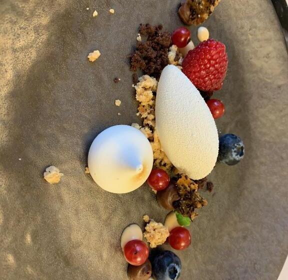 پانسیون Residence Apolonija Guest House