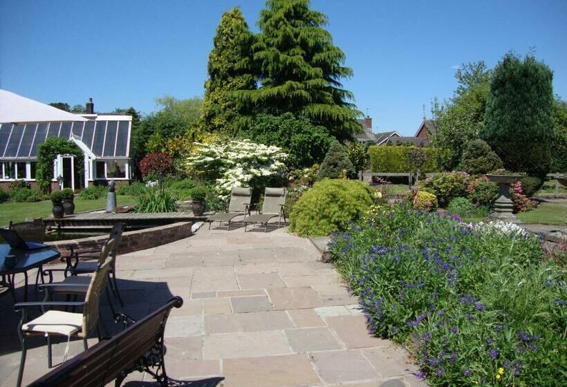 פנסיון The Old Hall Country House