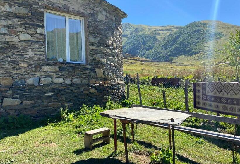 پانسیون Guesthouse Qaldea