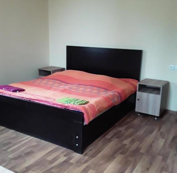 پانسیون Wooden Cottage