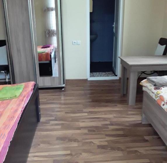 پانسیون Wooden Cottage