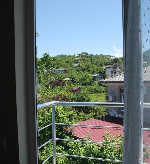 پانسیون Wooden Cottage