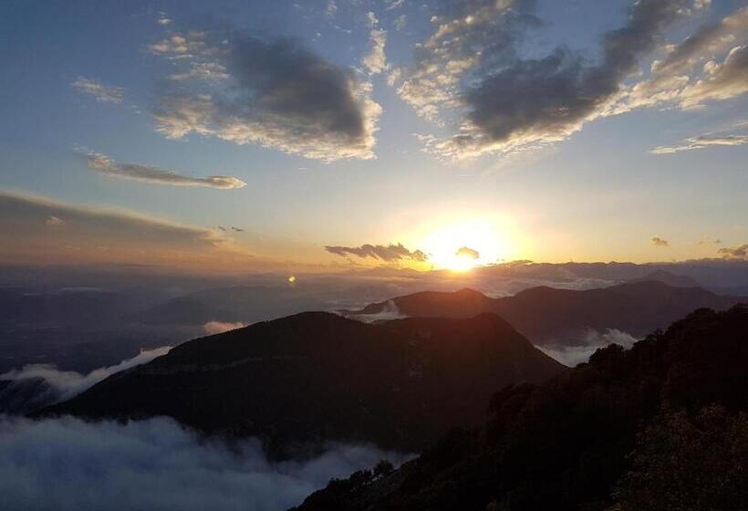 فندق صغير Santuari Mare De Déu Del Mont Restaurant Hostatgería