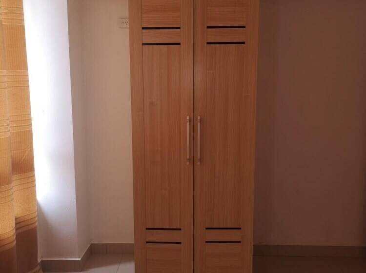 تختخواب و صبحانه City Apartment