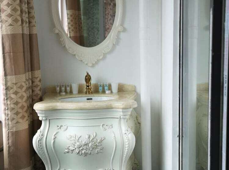 تختخواب و صبحانه City Apartment