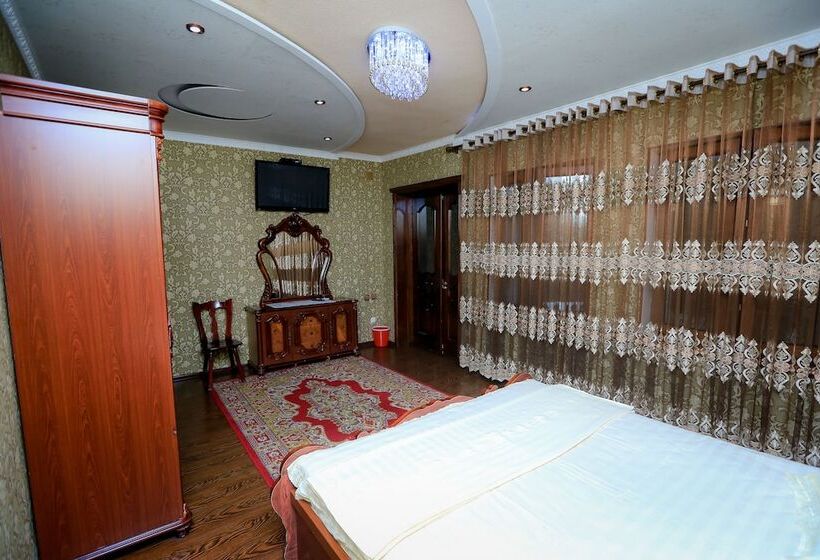 تختخواب و صبحانه Kurush