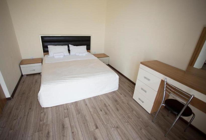 هتل Kobuleti Garden Inn