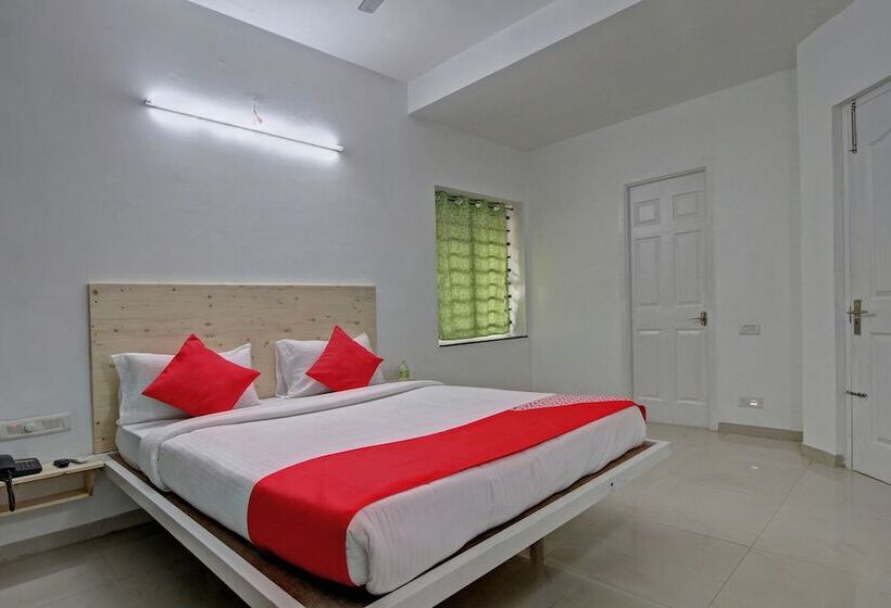 هتل Oyo 28223 Sri Sharu Enclave