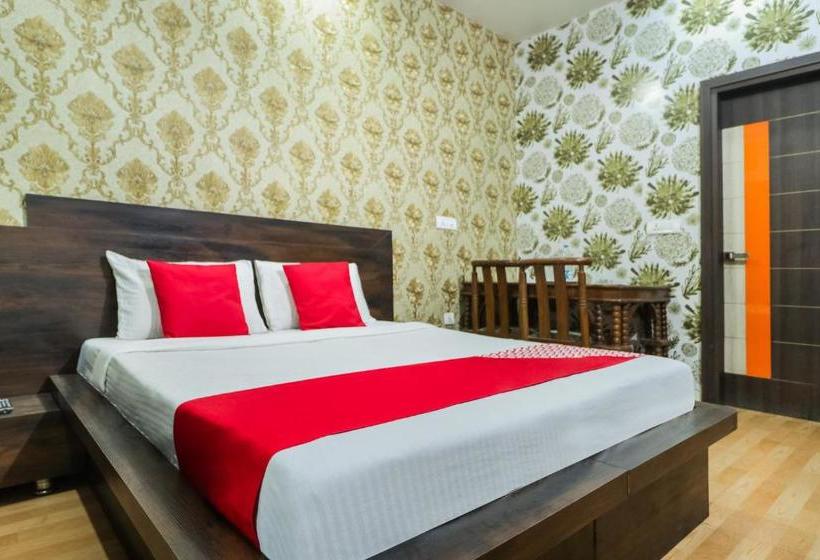 Oyo 28176 Hotel President