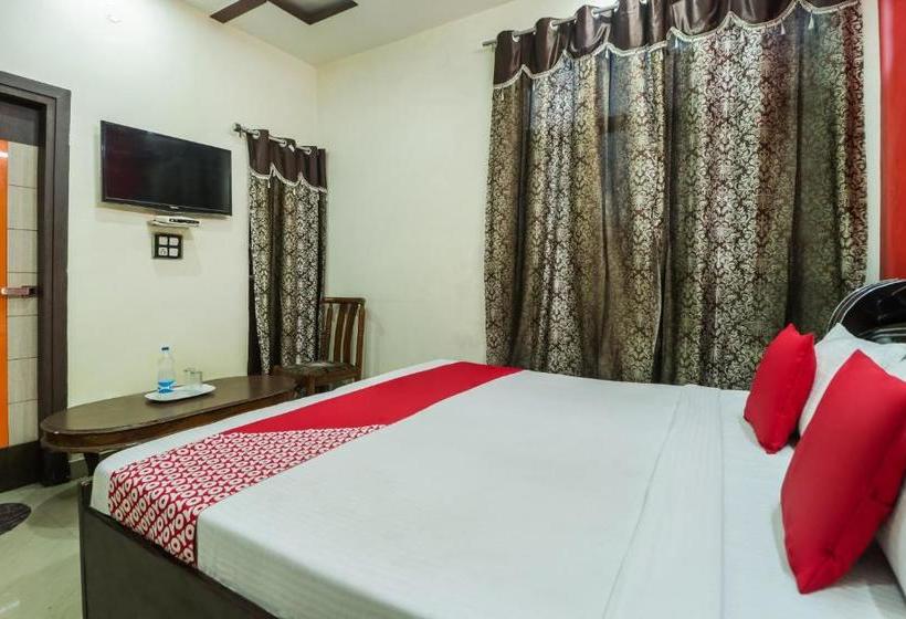 Oyo 28176 Hotel President