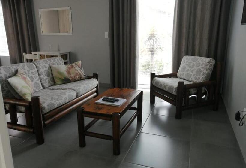 بنسيون Northern Vine Guesthouse B&b Self Catering