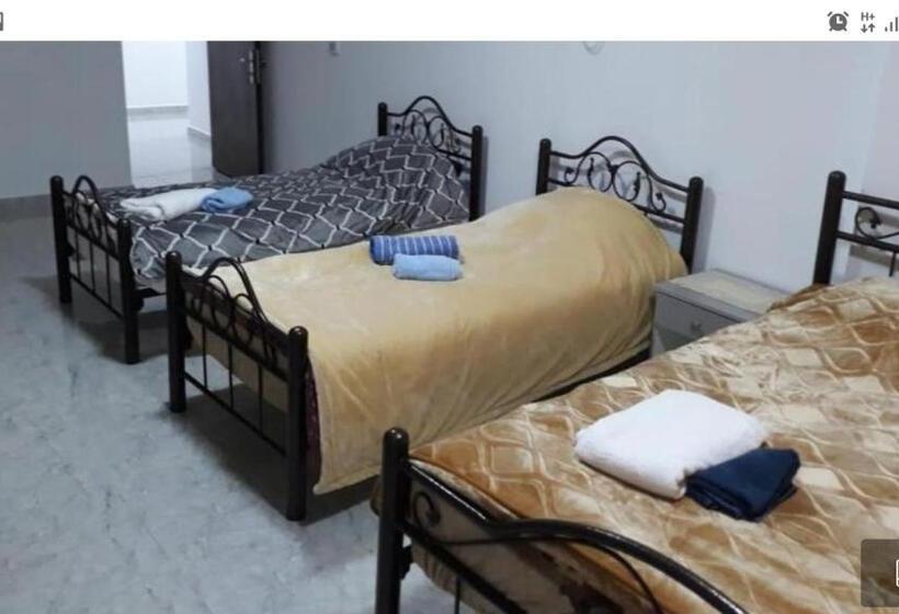 تختخواب و صبحانه Chez William