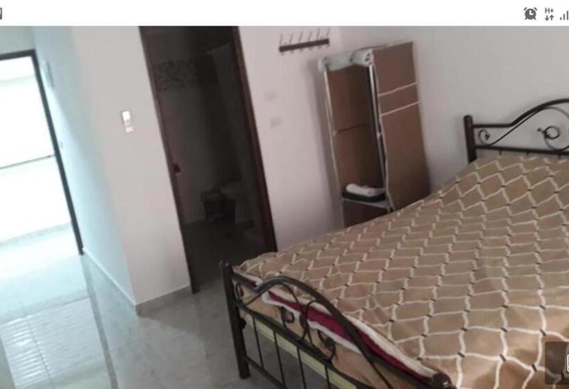 تختخواب و صبحانه Chez William