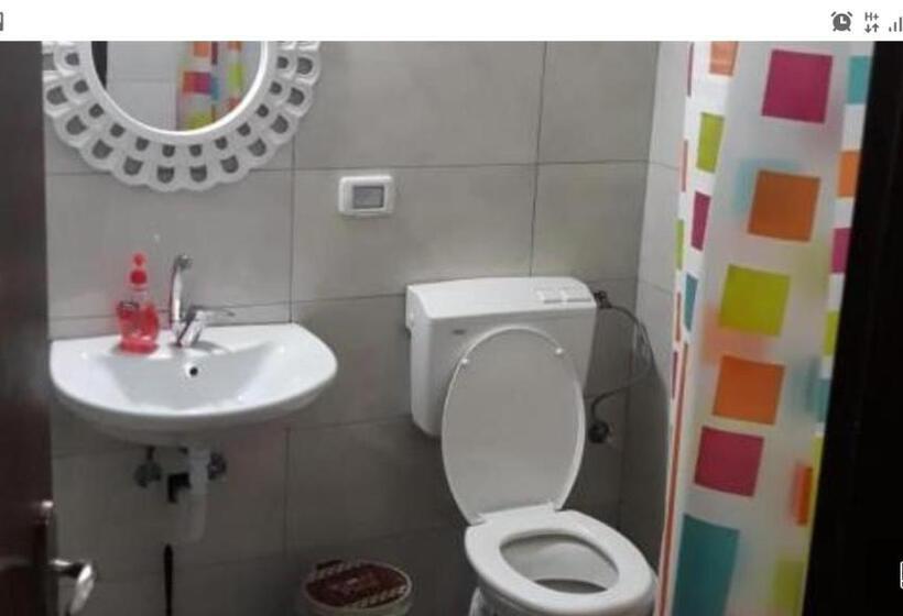 تختخواب و صبحانه Chez William