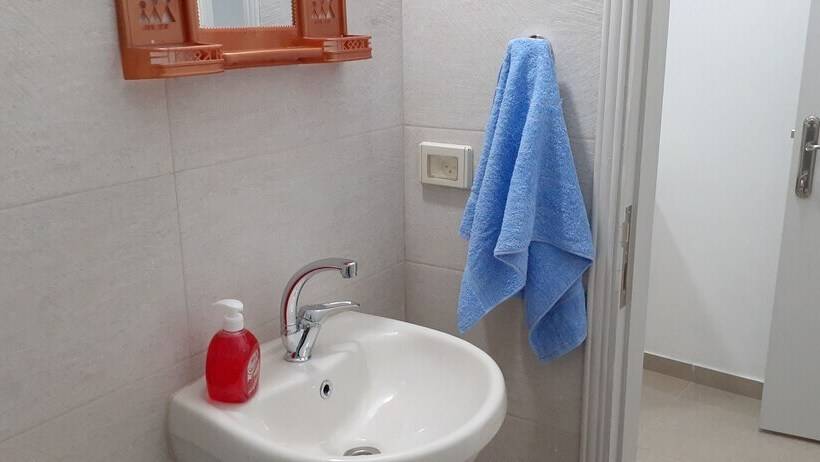 تختخواب و صبحانه Chez William