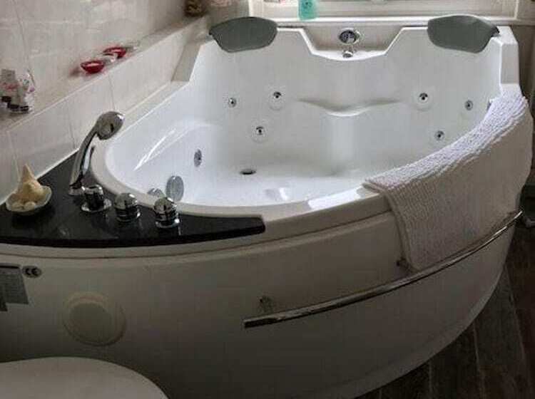 مبيت وإفطار West End Lodge