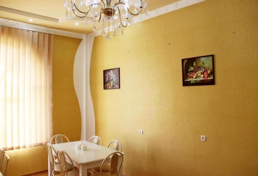 تختخواب و صبحانه Zarafshon In Dushanbe