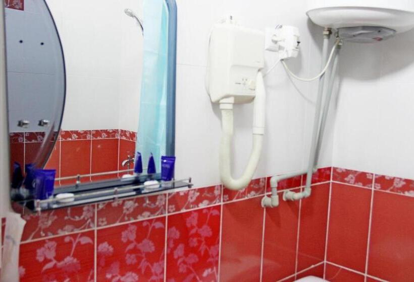 تختخواب و صبحانه Zarafshon In Dushanbe