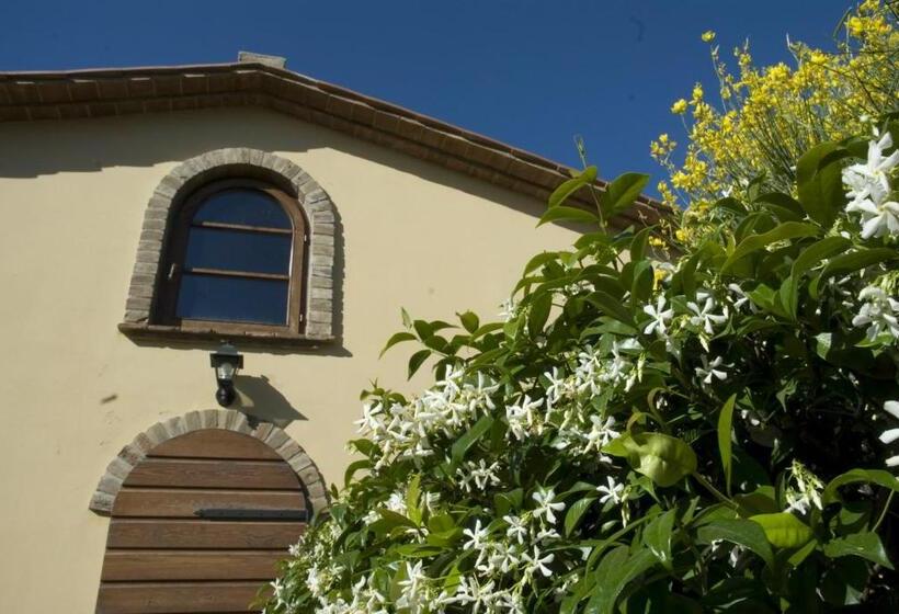 هتل Bio Agriturismo Il Melograno Di Banditella