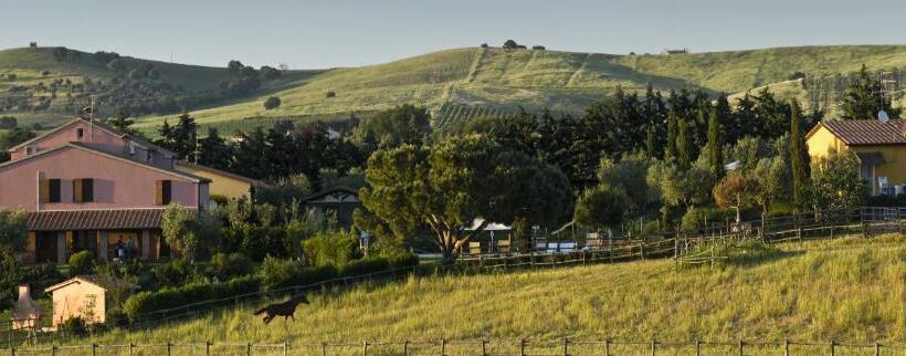 هتل Bio Agriturismo Il Melograno Di Banditella