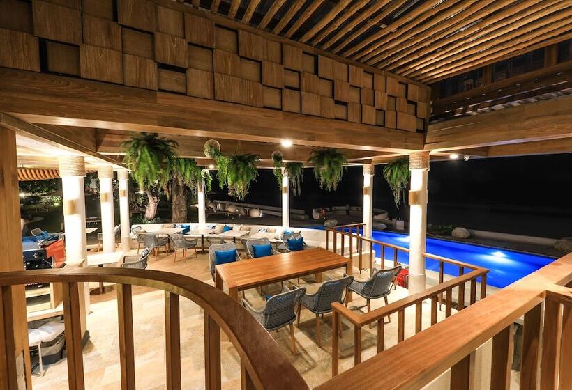 בית מלון כפרי Kundala Beach Resort Hua Hin