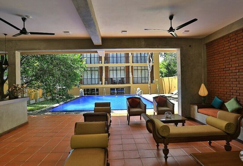 فندق Lily S Resort