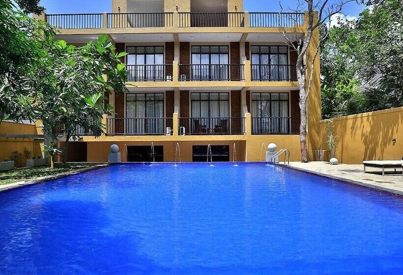 فندق Lily S Resort