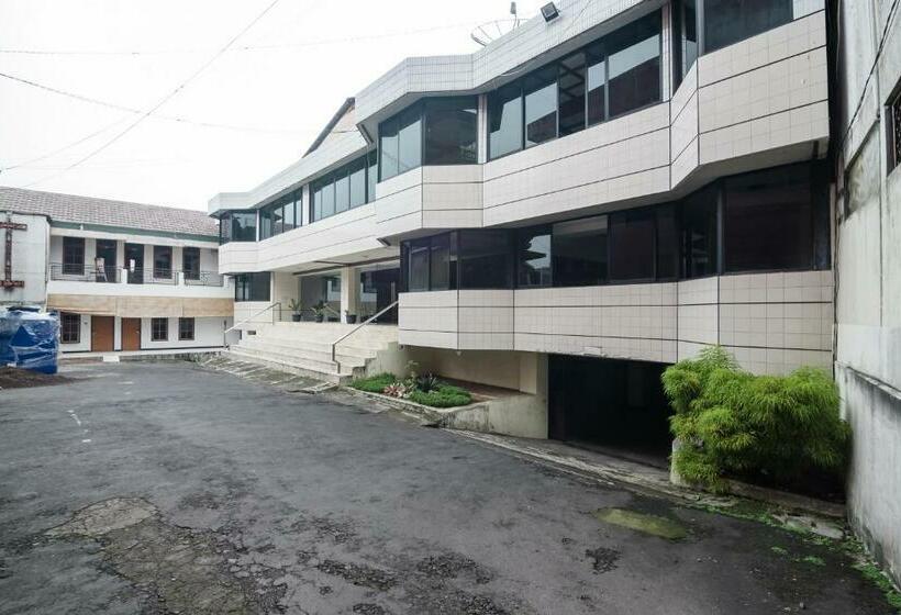 호텔 Reddoorz Near Citimall Sukabumi