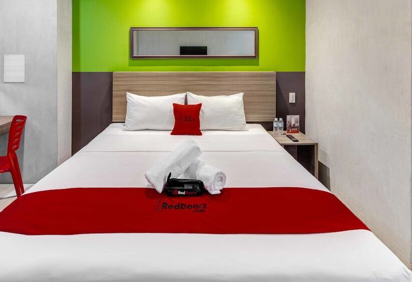 酒店 Reddoorz Plus @ Jones Avenue Cebu