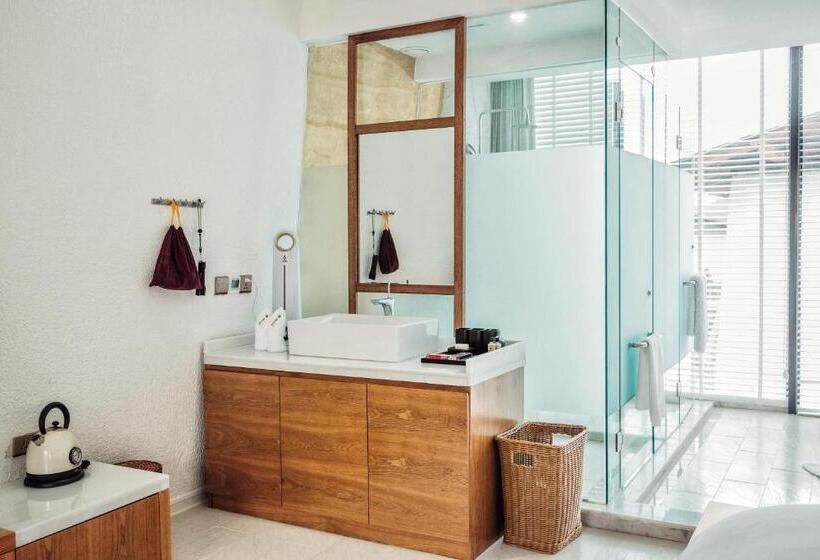 Отель Shangri La Salloi Rustic Luxury