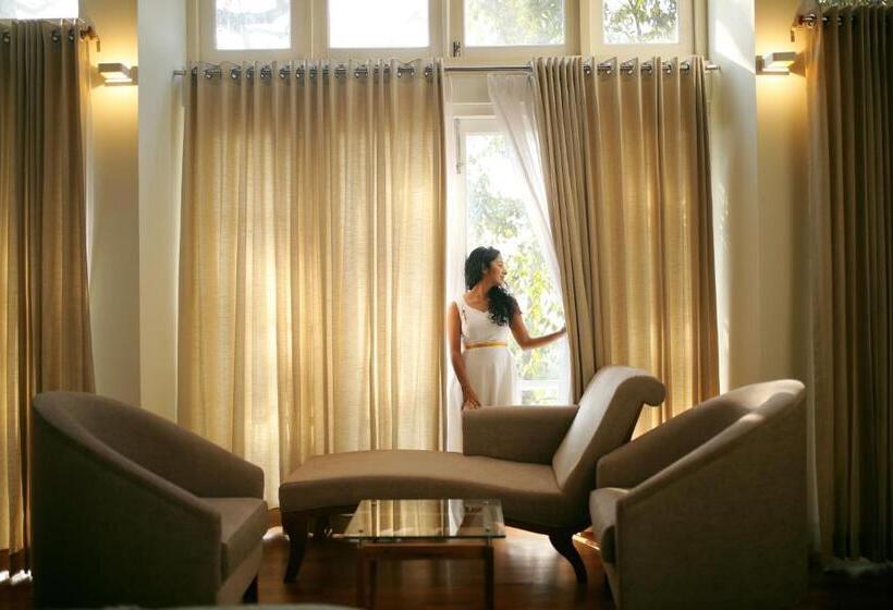 هتل Spicetree Rajakumari