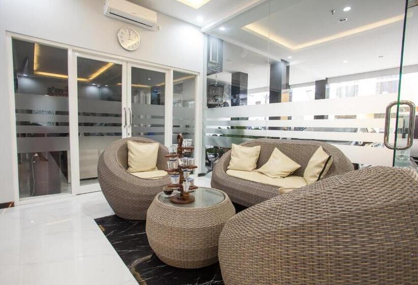 膳宿费 Reddoorz Plus Near Politeknik Negeri Malang