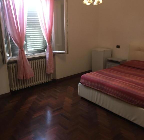 تختخواب و صبحانه Villa Mariel   Adults Only Giannella Playa