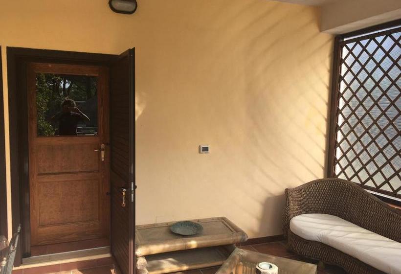 تختخواب و صبحانه Villa Mariel   Adults Only Giannella Playa