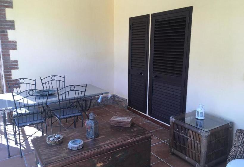 تختخواب و صبحانه Villa Mariel   Adults Only Giannella Playa