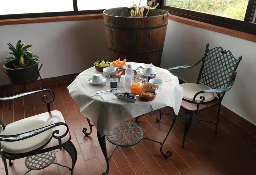 تختخواب و صبحانه Villa Mariel   Adults Only Giannella Playa