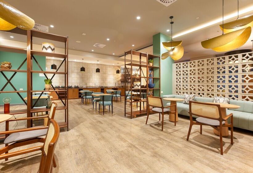 هتل Holiday Inn Piura, An Ihg