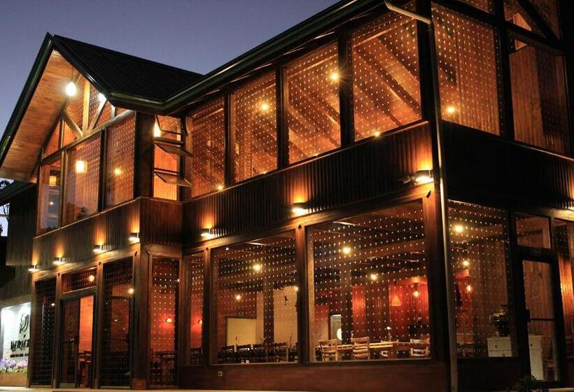 فندق Lauraceas Lodge