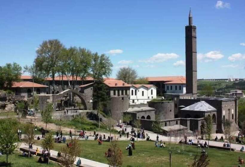 Отель New Garden