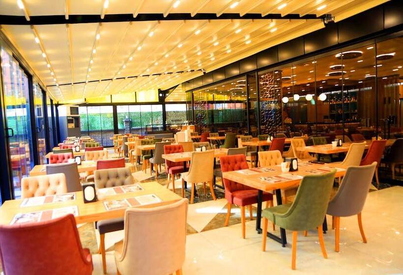 Отель New Garden