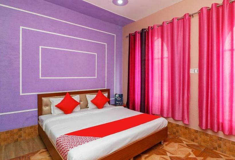 ホテル Collection O Raj Mahal