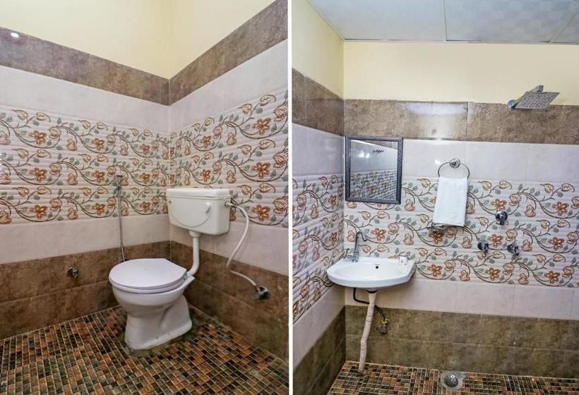 ホテル Collection O Raj Mahal