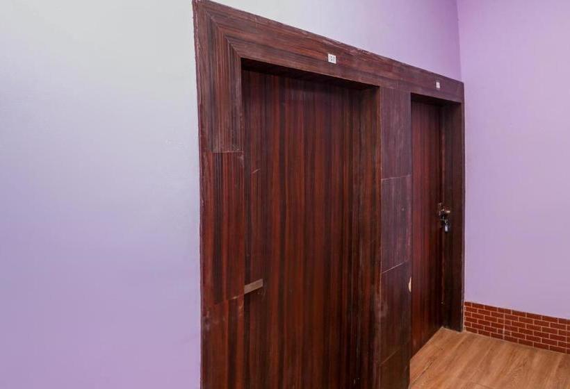 ホテル Collection O Raj Mahal