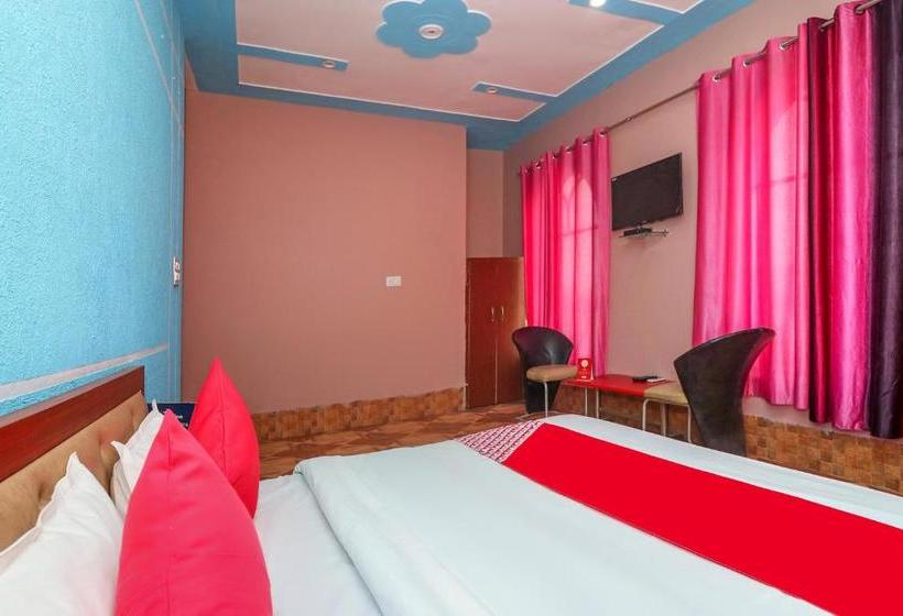 ホテル Collection O Raj Mahal