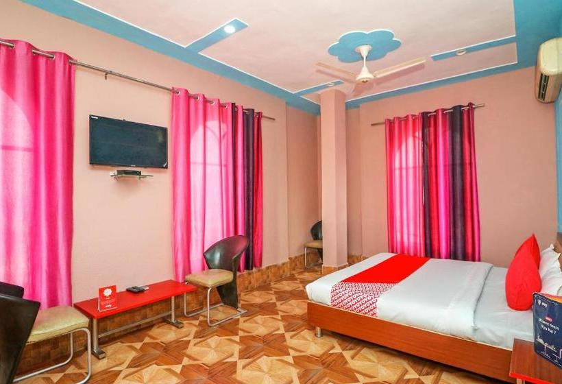 ホテル Collection O Raj Mahal