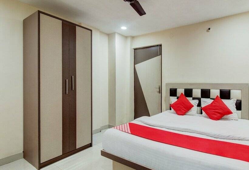 호텔 Oyo 27696 Jai Ganesh Banquet Hall & Rooms