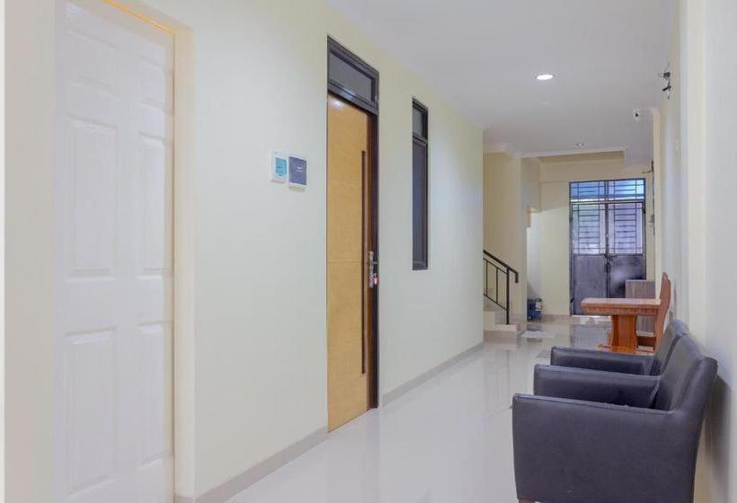 Отель Jo Residence Syariah Redpartner