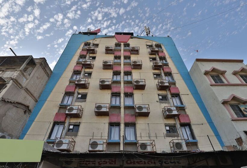 Oyo 15981 Hotel Shiv Ganga